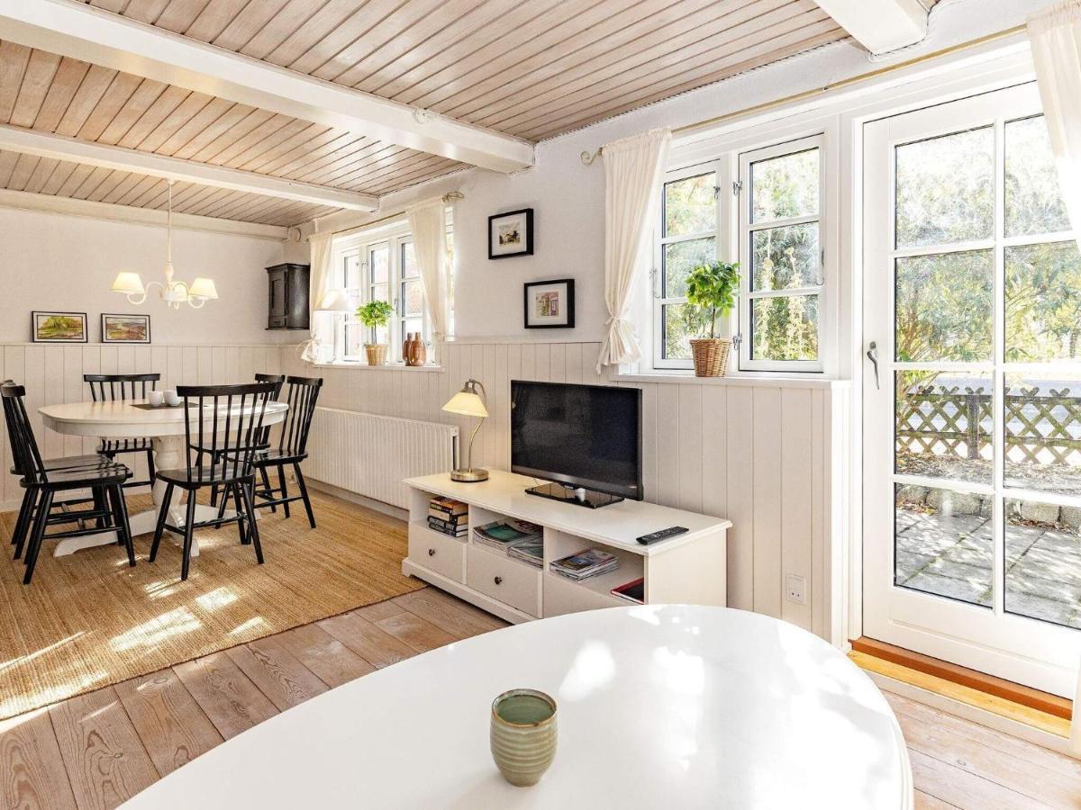 4 Person Holiday Home In 马斯塔尔 外观 照片